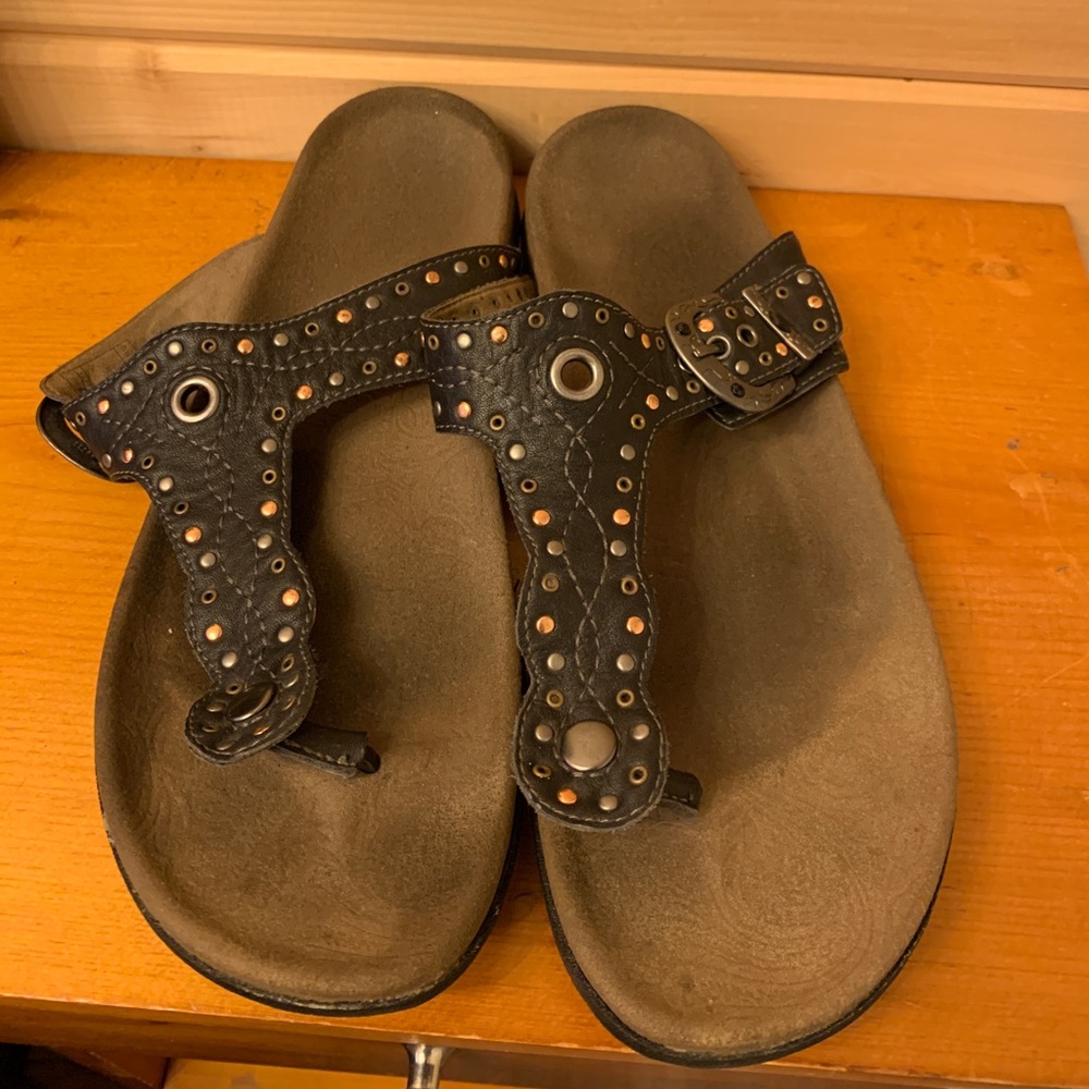 Taos size 10 sandals